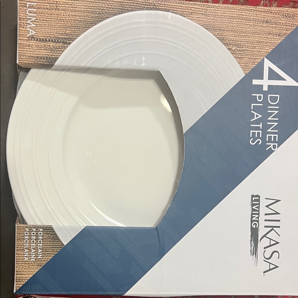 Mikasa White Porcelain Dinner Plate Set of 4